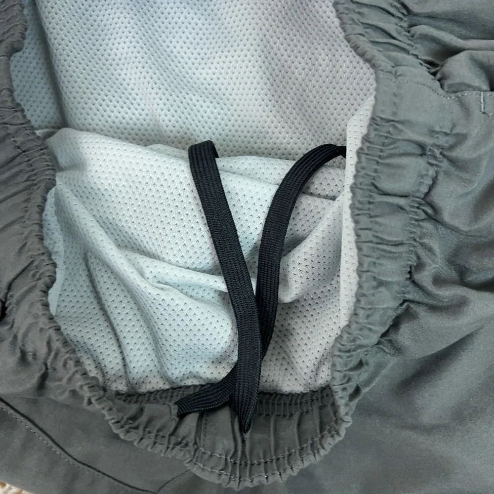 Nike Swimsuit Mens Small Gray Trunks Mesh Lined Athletic Gym Sports Beach Logo